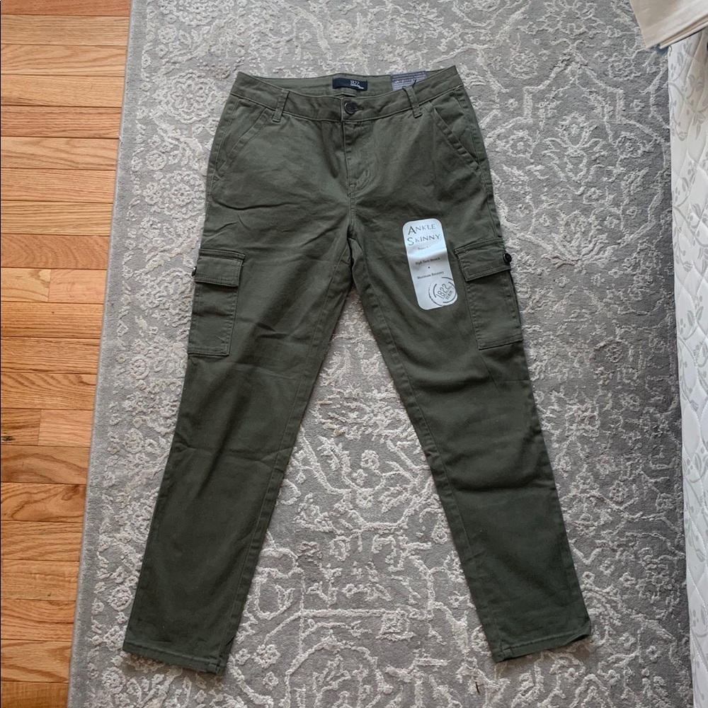 Army green pants/jegging